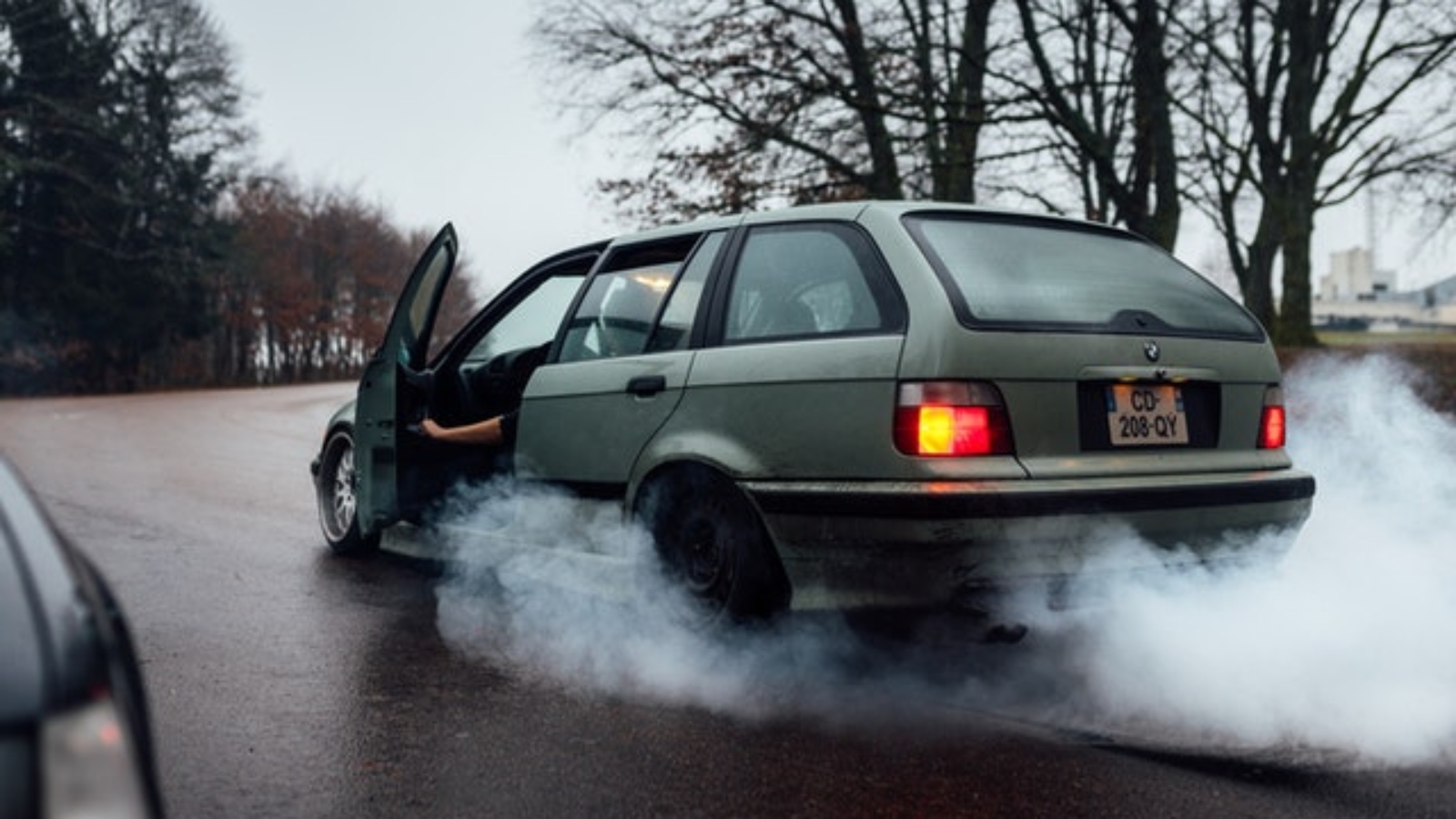 burning-car-smells